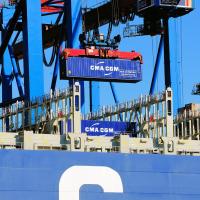 2078_1068-b Entladung des Containerfrachters CMA CGM CHRISTOPHE COLOMB im Hamburger Hafen. | 